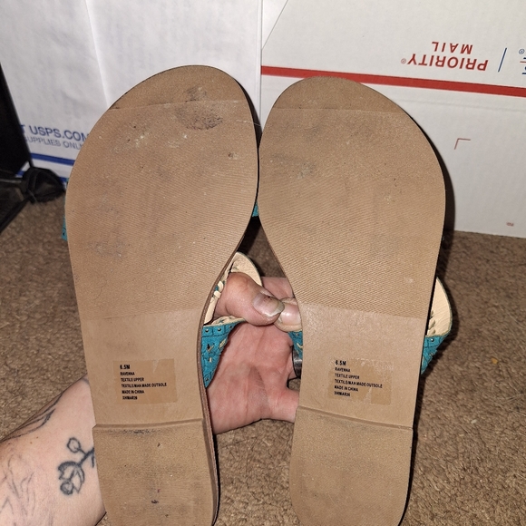 Slippers - Picture 2 of 3